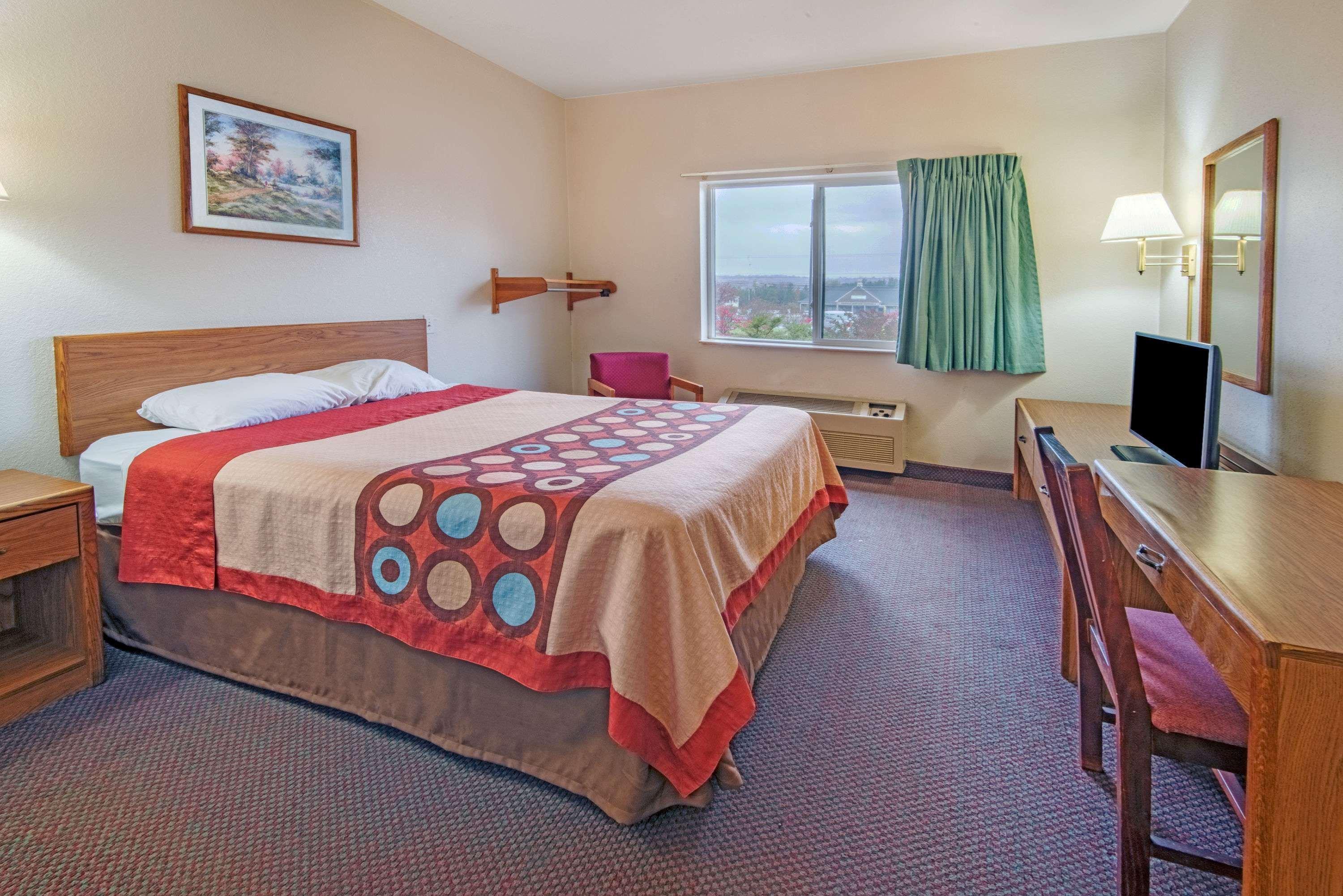 Super 8 By Wyndham Richfield Cleveland Hotel Екстериор снимка
